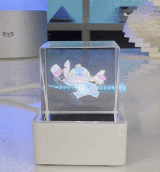 Holographic Crystal Cube